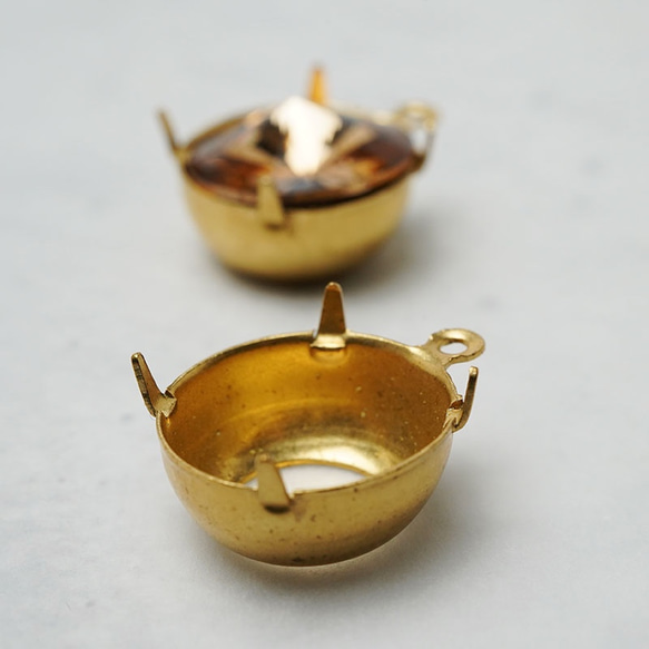 ラウンド60ss(14ミリ前後）真鍮製の石座カン付き（6コ） 金具