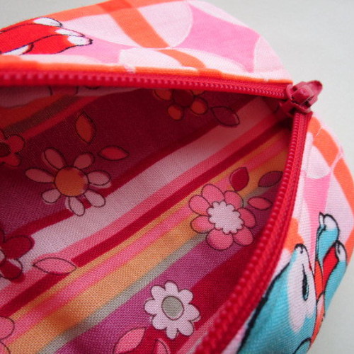 小判型ポーチ ピンク 昭和レトロ生地 ハンドメイド 小銭入れ 着物