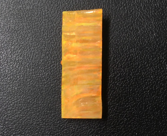 ハイブリッドオパール〈人工オパール〉樹脂含浸タイプ/端材　オレンジ/赤斑 1枚目の画像