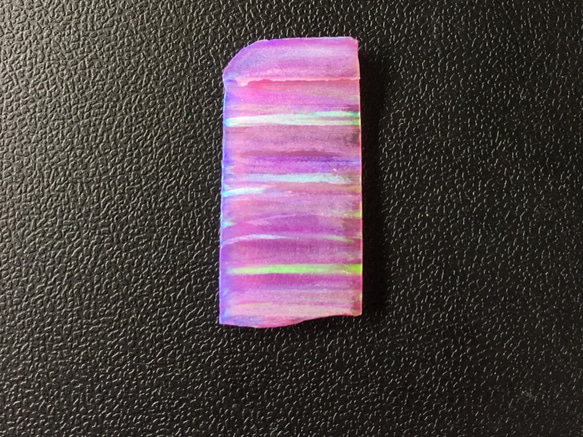 ハイブリッドオパール〈人工オパール〉樹脂含浸タイプ/端材　パープル/緑斑　 1枚目の画像