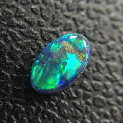 天然ボルダーオパール》 オーストラリア産 0.22ct ㊶ 天然石 イノセ
