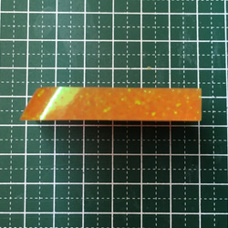 《人工オパール》(ハイブリッドオパール) スタンダードオレンジ/緑斑 約8ミリ厚② ハーフサイズスライスカット板 2枚目の画像
