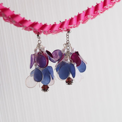 ブルー＆ピンク系・藤の花のイヤリング（ピアス） 4枚目の画像