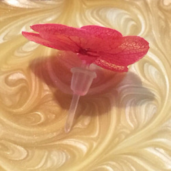 【再販】押し花☆紫陽花のピアス 赤 5枚目の画像
