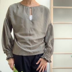 [SALE] 前後 2way! Balloon Sleeve Blouse Moss Green 第3張的照片