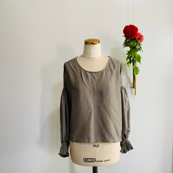 [SALE] 前後 2way! Balloon Sleeve Blouse Moss Green 第4張的照片