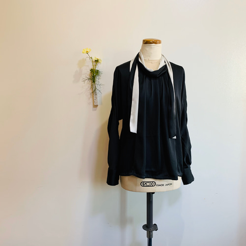 配色ネックスカーフブラウス スカーフネックブラウス|allureville OFFICIAL SITE / ONLINE SHOP
