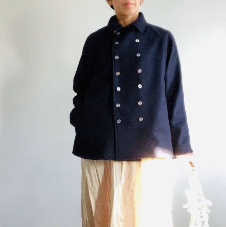 マニッシュで女らしい　メルトンコート　濃紺