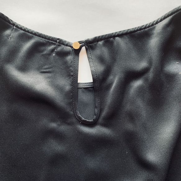 [SALE] 仿麂皮拉絨啞光亮面緞面大袖寬鬆衛衣 黑色 第10張的照片