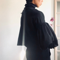 [SALE] 絨面革拉絲啞光光澤緞面捲袖襯衫黑色 第1張的照片