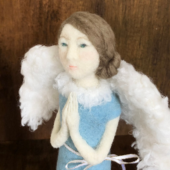 羊毛フェルト ドール 水色の天使様 5枚目の画像