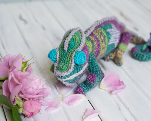 カメレオンあみぐるみ ソックヤーンのおとなしいカメレオン 星の