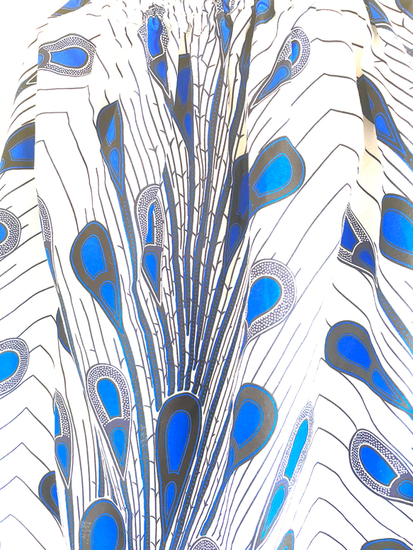 SALEクジャク柄のヒラヒラ袖ブラウス&ゴムギャザースカートのセットアップ『ハッピーファブリックアフリカンプリント』 6枚目の画像