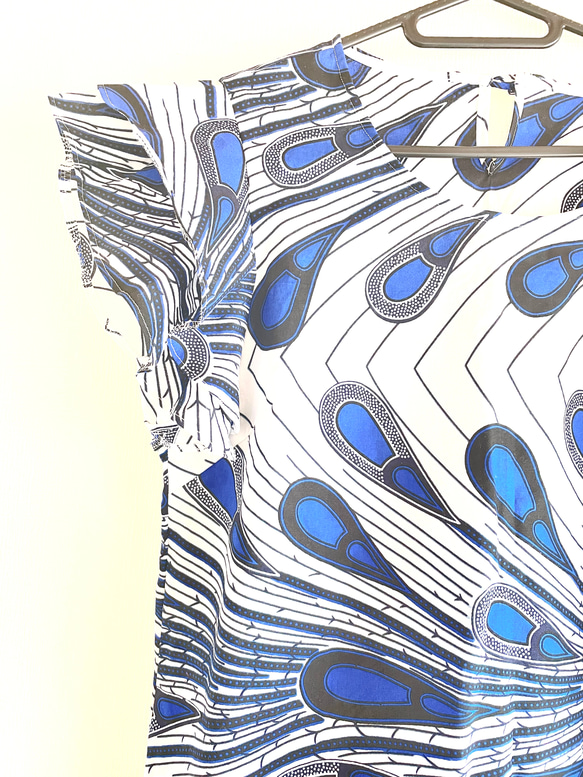 SALEクジャク柄のヒラヒラ袖ブラウス&ゴムギャザースカートのセットアップ『ハッピーファブリックアフリカンプリント』 7枚目の画像