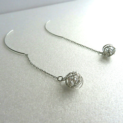 silver wire ball×ミニパールのアメリカンピアス♪ 2枚目の画像