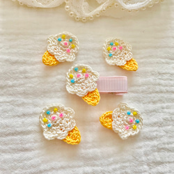 シロツメクサとクローバー ベビーヘアクリップ ヘアピン ヘアアクセサリー 髪飾り 四つ葉のクローバー ベビーヘアクリップ♡ 赤ちゃん 新生児 ヘアピン