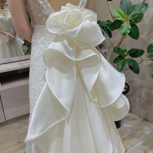♡ﾙﾘｱﾝ ｵﾘｼﾞﾅﾙ♡新作3Dミカドフリルバックトレーン 結婚式 挙式 披露宴