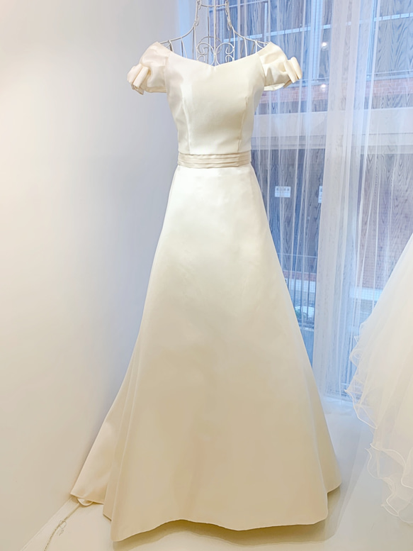 ﾙﾘｱﾝ ミカドシルク　Aラインセパレートウェディングドレス  大人可愛いリボン付き 結婚式 挙式 披露宴 二次会 8枚目の画像