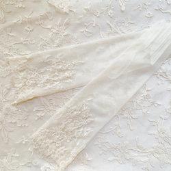 ﾙﾘｱﾝ ウェディンググローブセミロング  フランスリバーレース使用アンティーク風ビーズ刺繍あり 結婚式 パーティー 3枚目の画像