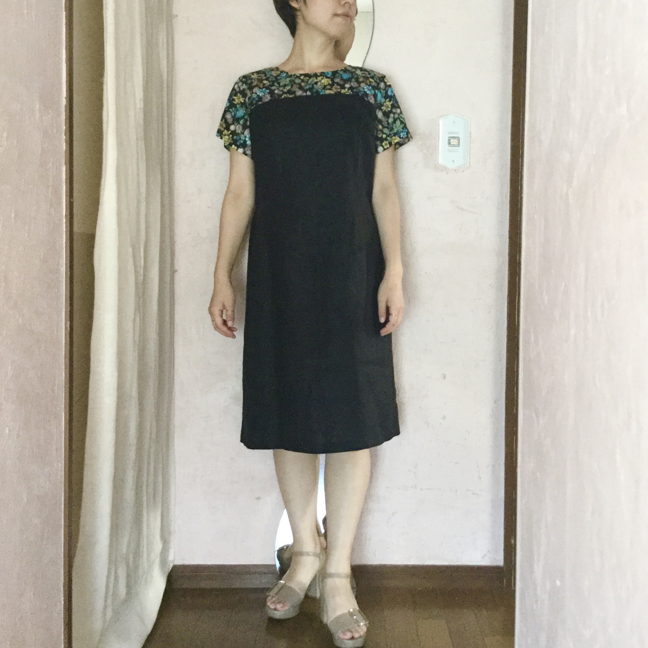 ブラックリネン❤︎胸元切り替えOP