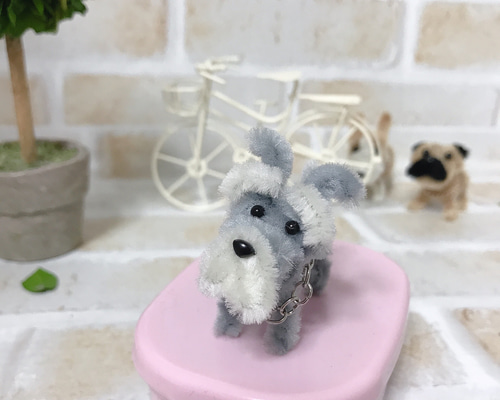 モールアート☆ミニチュアシュナウザー☆へそてん モールアート ミニチュア【犬】モールで作ったカゴに入った