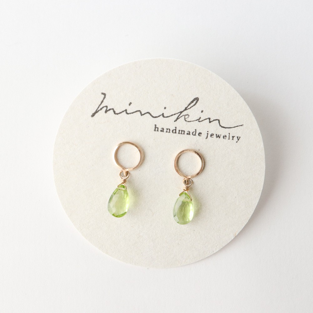 14kgf/線のイヤリング×ペリドット【8月の誕生石】