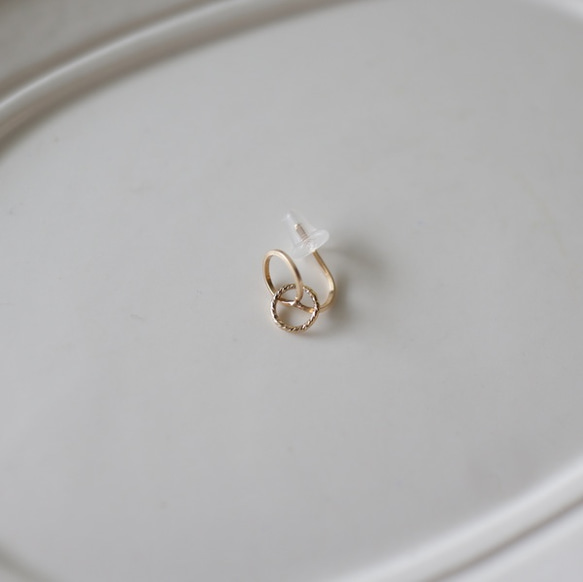 【14kgf】線條 - 小小的圓形夾式耳環 第1張的照片