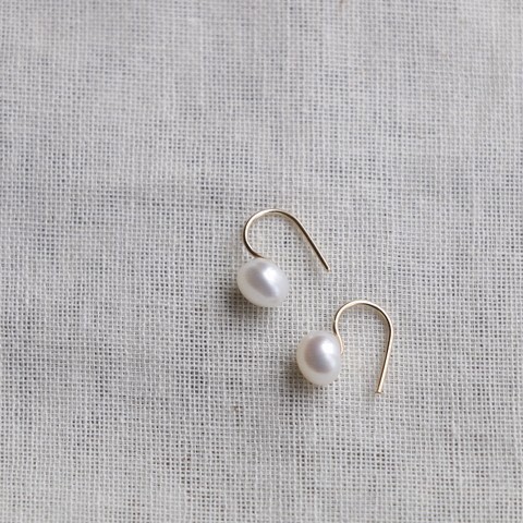 ［片耳販売K10YG/ボタン淡水パールpetitピアス