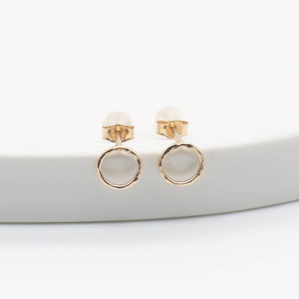 【Creema限定】14kgf/小さなピアス(circle)×小さなピアス(W) お得な２点セット 6枚目の画像