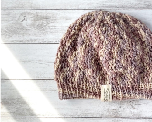 くすみ・ニュアンスカラー紫 ニット帽子 ミナペルホネン 斜め模様の