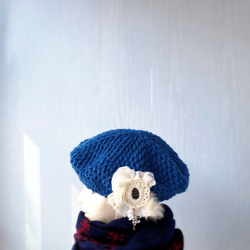 スタイルが決まるベレー帽　小顔効果　あったかい上質ウール100% レディース用帽子　青　ブルーM・大きめＬ 6枚目の画像