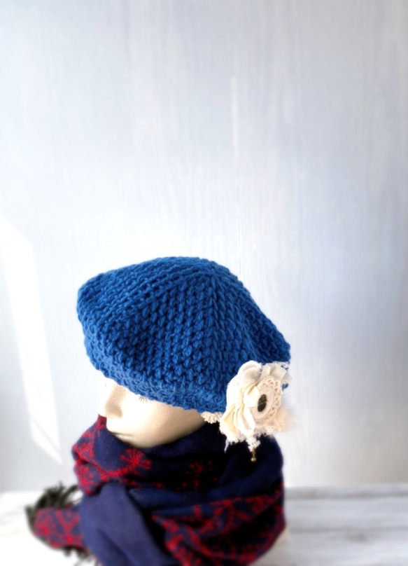 スタイルが決まるベレー帽　小顔効果　あったかい上質ウール100% レディース用帽子　青　ブルーM・大きめＬ 7枚目の画像