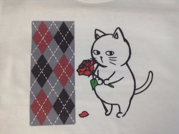 コットンTシャツ　猫郎雑貨店　猫郎とバラ　ホワイト　150～ＸＬ 2枚目の画像