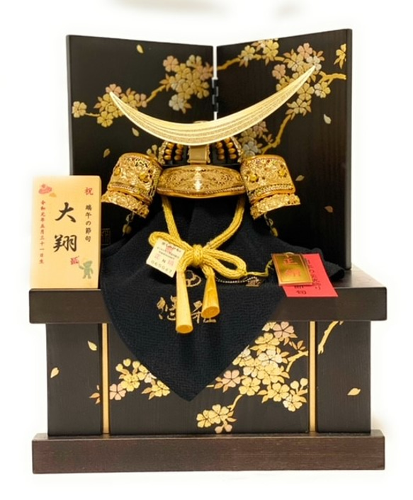 新商品　五月人形　コンパクト　伊達政宗姫桜収納兜飾り 1枚目の画像
