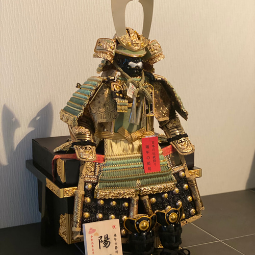 五月飾り 大鎧 鎧櫃に八つ剣菱紋 有職 御雛京人形司 松屋 伝統 五月飾り 大鎧 鎧櫃に八つ剣菱紋 有職 御雛京人形司 松屋 伝統
