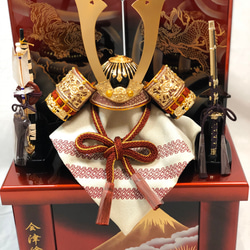 五月人形　紅10号兜赤富士収納飾り 1枚目の画像