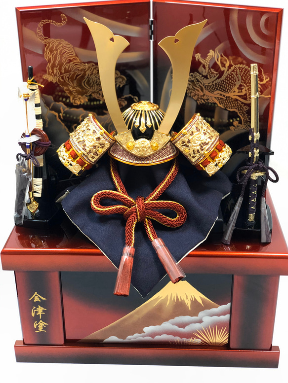 五月人形　紅10号兜赤富士収納飾り 2枚目の画像