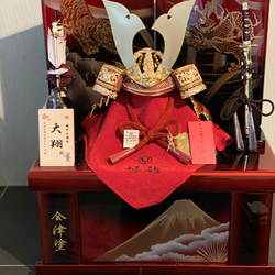 五月人形　会津塗　赤坂6号兜赤富士収納飾り 2枚目の画像
