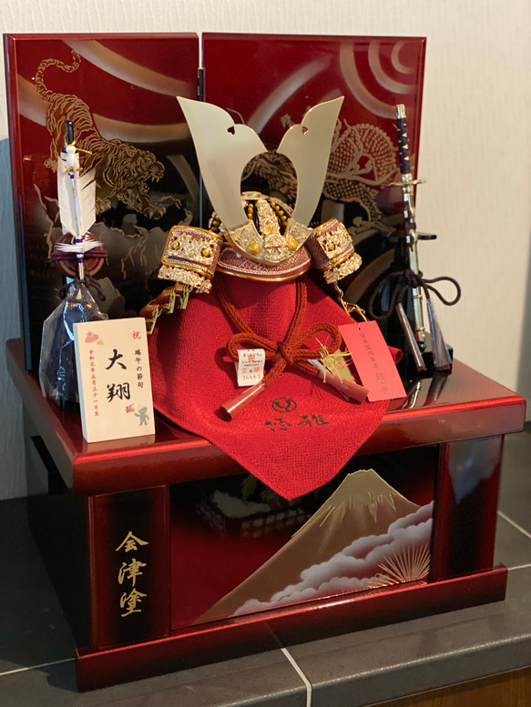 五月人形　会津塗　赤坂6号兜赤富士収納飾り 7枚目の画像