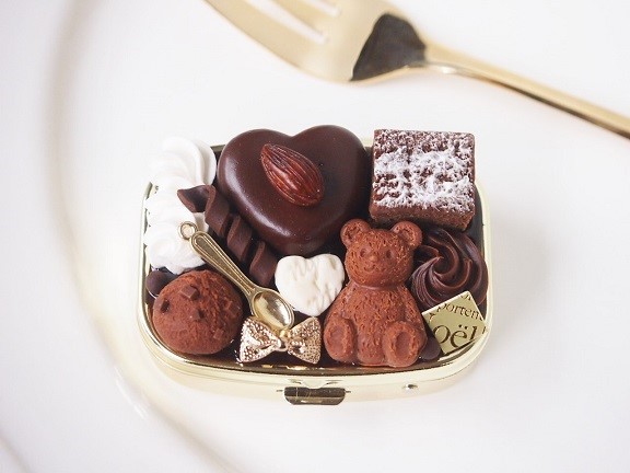 フェイクスイーツ トリュフチョコ アーモンド ホイップ ピルケース 