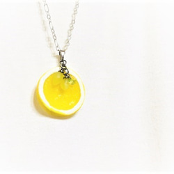 《送料無料》爽やかレモンと 可愛いレモンのたね♡イベントでも大人気 ネックレス　スワロ　KN-1 6枚目の画像