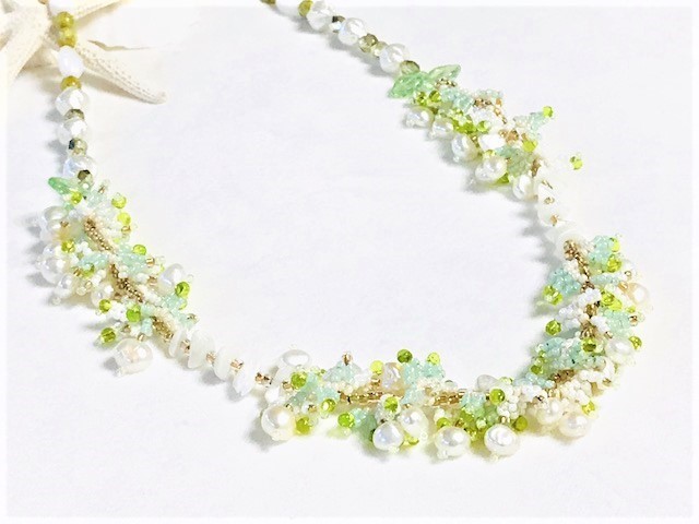 《どこで買ったの？》て聞かれちゃう♡さざ波の様なフリルネックレス☆（グリーン）　金属アレルギーの方もOK！　SN-19