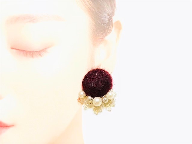 SALE￥2900→￥2400 ファー＆ワイヤーピアス♡パーティにも！ボルドー 