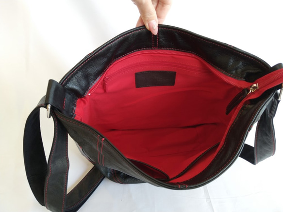 □日本製オールレザーショルダーバッグ抜群の軽さSHOW軽井沢オリジナル。送料無料 