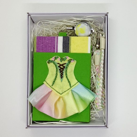 バレエパスケース【黄色・森の妖精】バレリーナへのプレゼントや発表会の贈り物、記念品に（rg01) 4枚目の画像