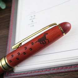 選擇一匹馬☆木製原子筆（紅木）/旋轉式 可刻名字 聖誕節 生日 第1張的照片
