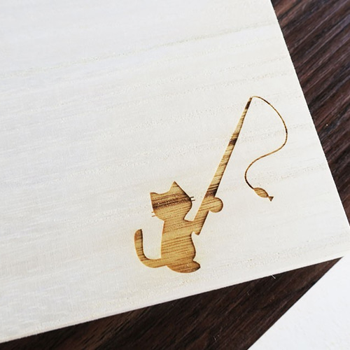 魚釣り猫ちゃんのカッティングボード（桐まな板）/Mサイズ 送料無料