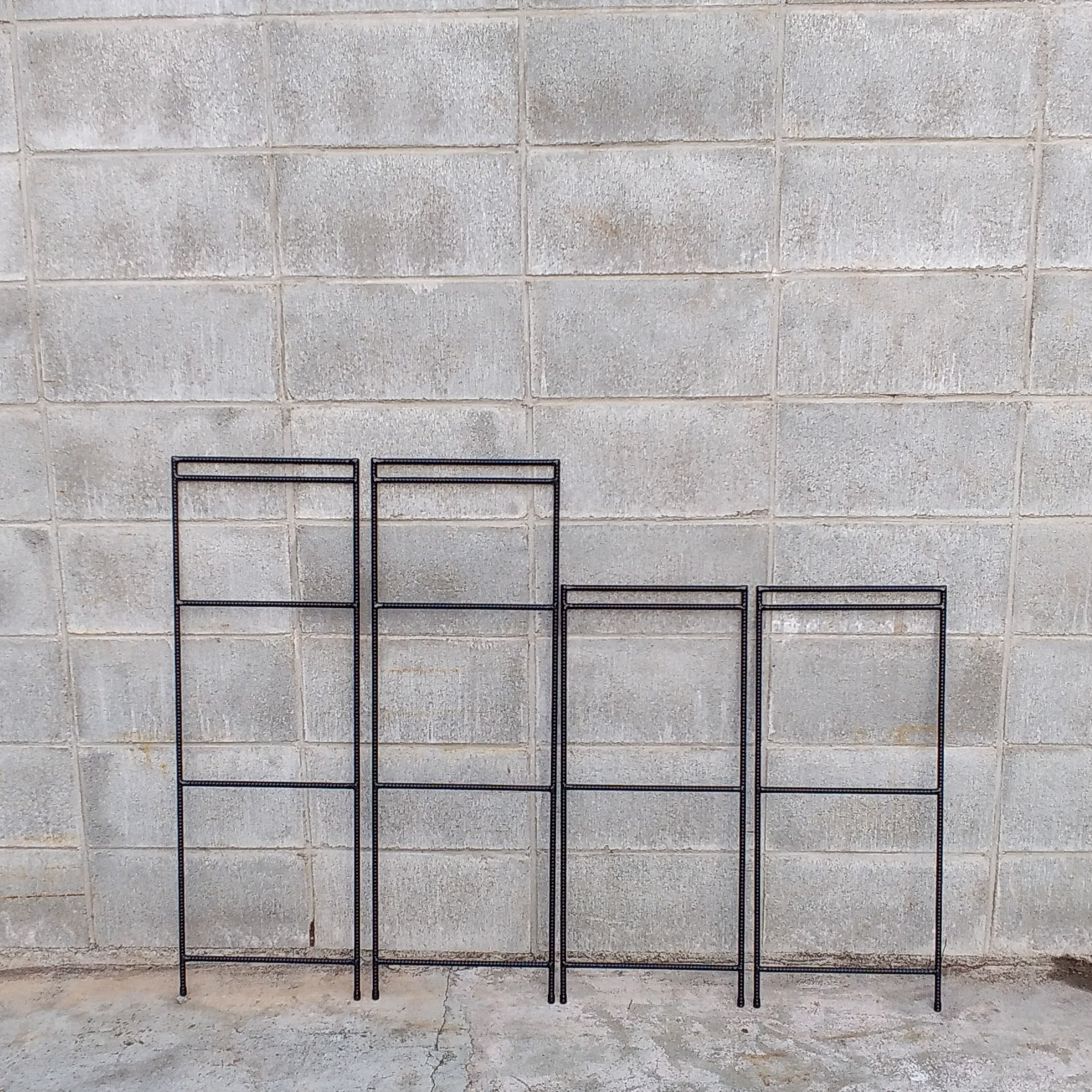 (送料無料)鉄脚　高さ930㎜4段　アイアンシェルフ アイアンレッグ キャンプ 観葉植物ラック テーブル　棚　イベント