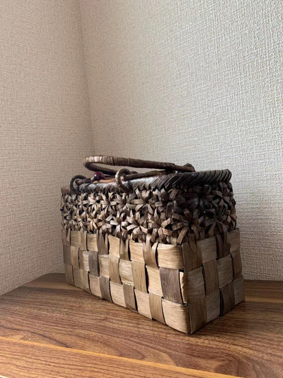 胡桃　胡桃籠バッグ　手作り　くるみかごバッグ　市松編み、立体花編み　内布あり 