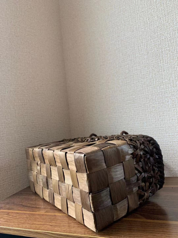 胡桃　胡桃籠バッグ　手作り　くるみかごバッグ　市松編み、立体花編み　内布あり 